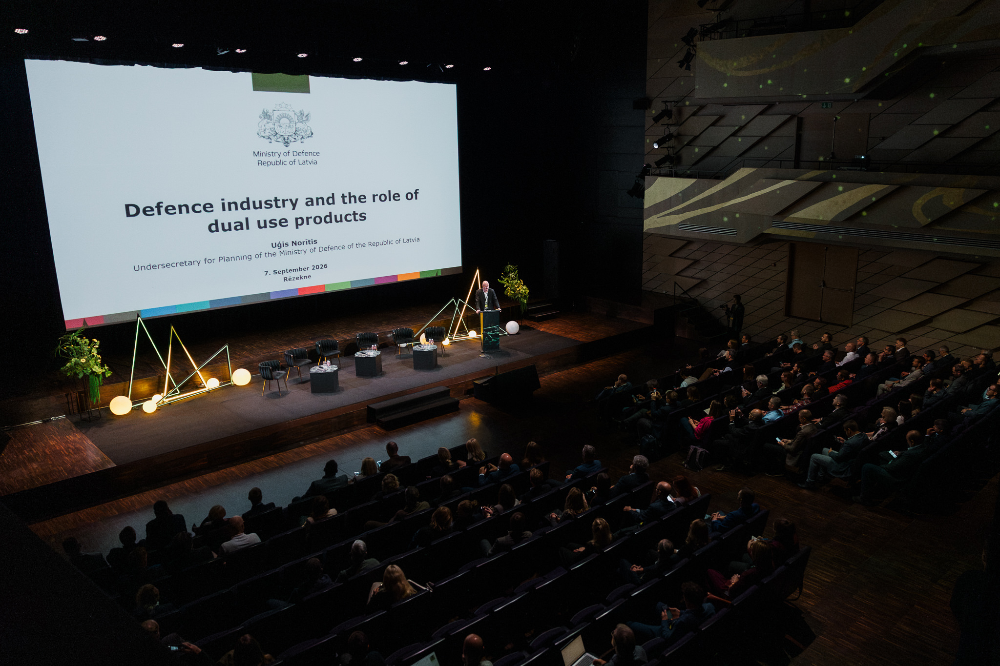 LATVIAN DUAL USE EXPORT FORUM — pasākuma noformējums, Šarmants