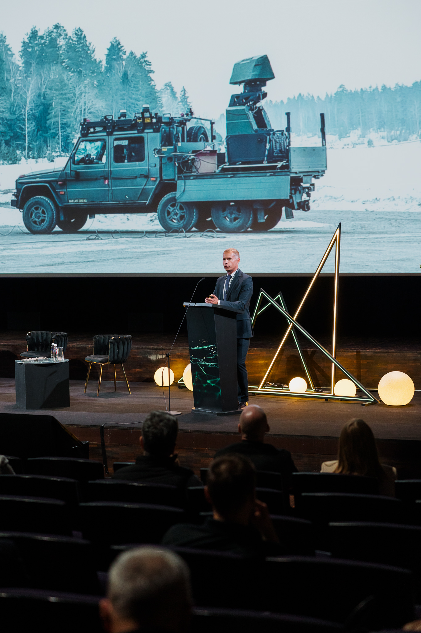 LATVIAN DUAL USE EXPORT FORUM — pasākuma noformējums, Šarmants